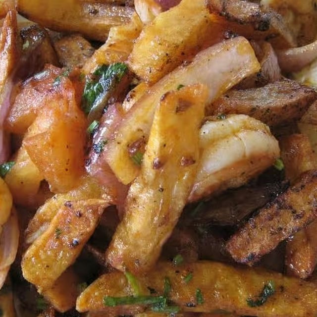 Family Style Pollo Saltado.