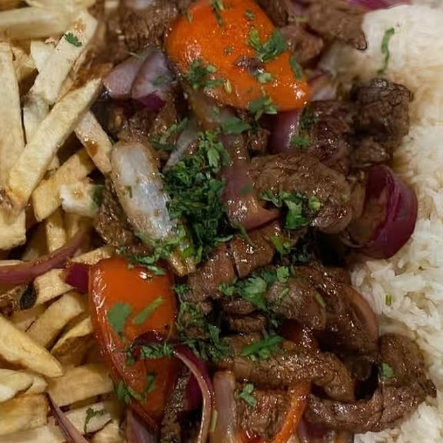 Fam Half Pollo Half Lomo.
